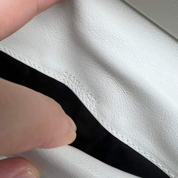 100% Authentic Gucci GG Trifold Wallet - Picture 12 of 12